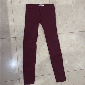 Burgundy hollister skinny jegging